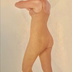 Leonisa girdles l only used it 2 times